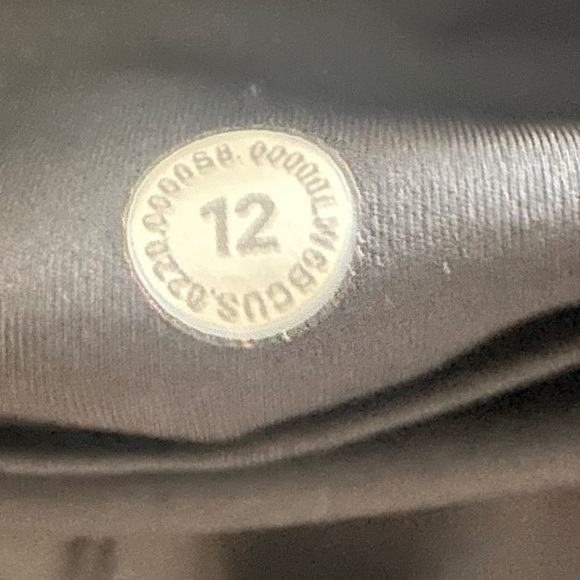 LuluLemon Fast and Free High-Rise Crop 19" Black, Size 12 - Picture 5 of 6